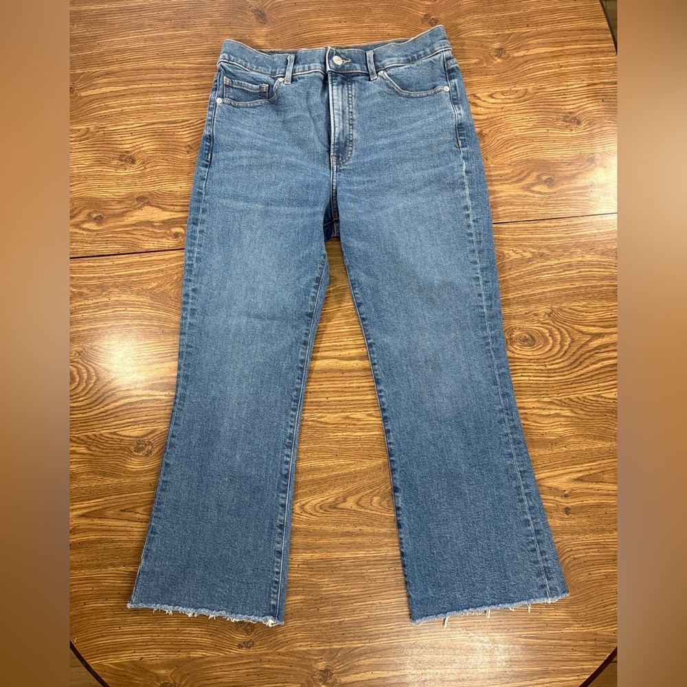 Express Cropped Flare High Rise Size 8 Jeans